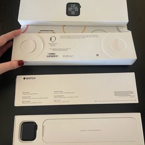 Apple Watch SE (2nd Gen) 40mm M/L Midnight Aluminum